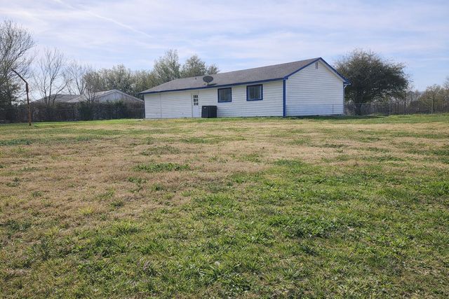 358 S Chambers Avenue, Emhouse, TX 75110