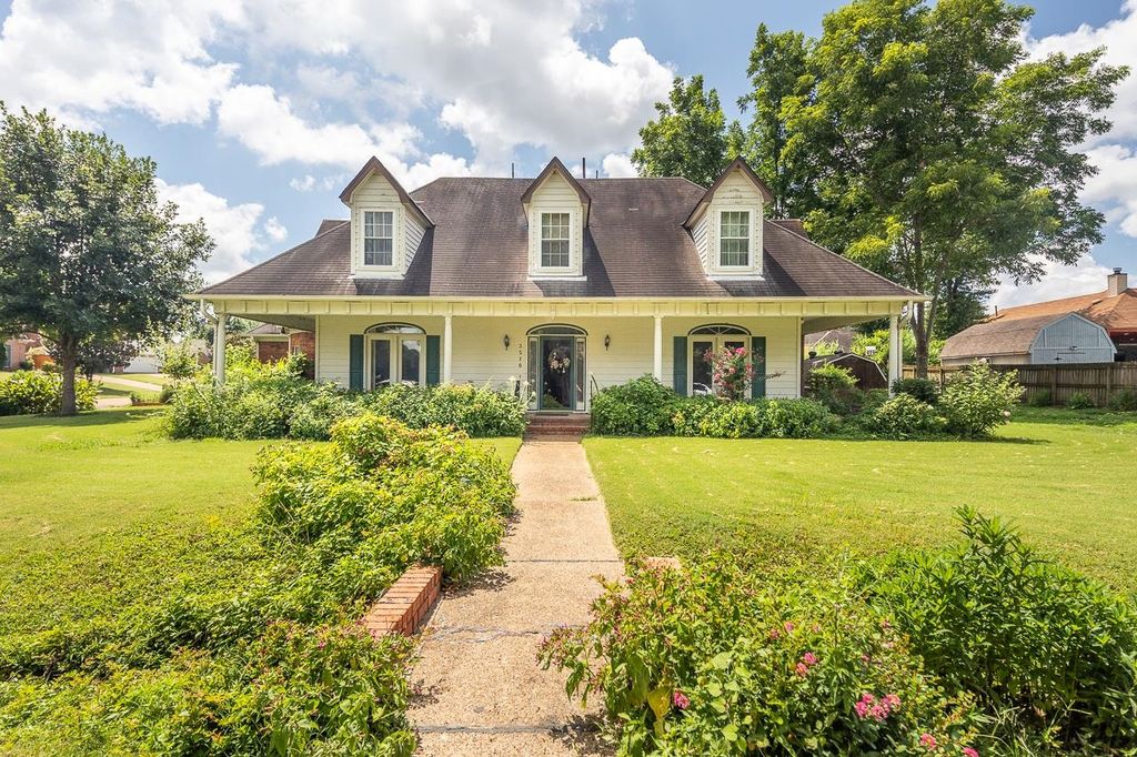 3510 SARA WOODS DR, Bartlett, TN 38133