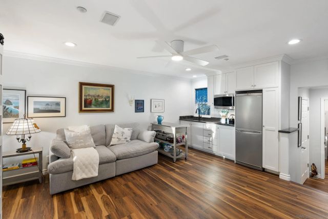 1328 Woodhaven Dr, Oceanside, CA 92056