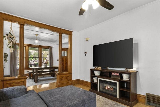 831 Oakland Avenue, Waukesha, WI 53186