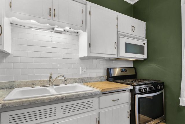 831 Oakland Avenue, Waukesha, WI 53186