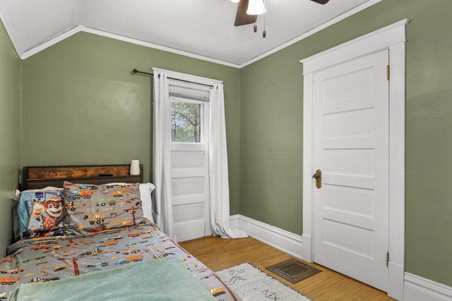 831 Oakland Avenue, Waukesha, WI 53186