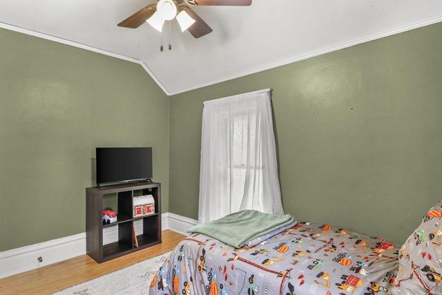 831 Oakland Avenue, Waukesha, WI 53186