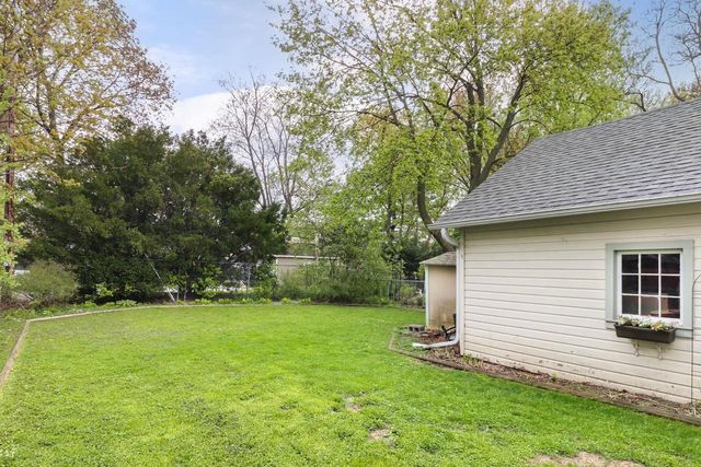 831 Oakland Avenue, Waukesha, WI 53186