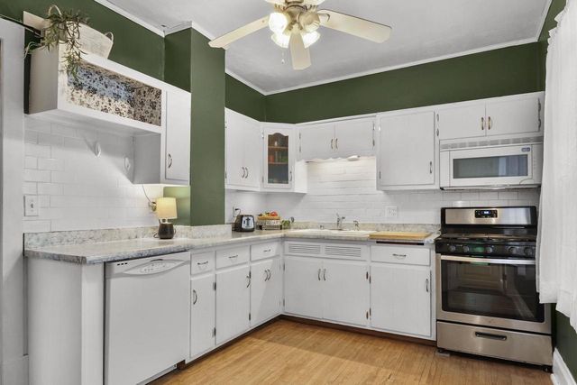 831 Oakland Avenue, Waukesha, WI 53186
