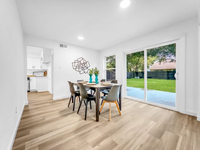 834 Brian Drive, Grand Prairie, TX 75052