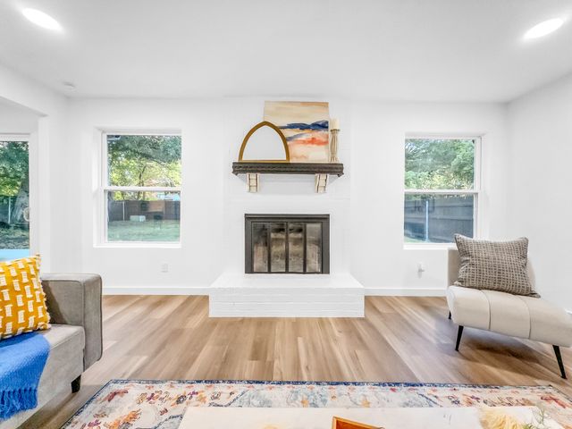 834 Brian Drive, Grand Prairie, TX 75052