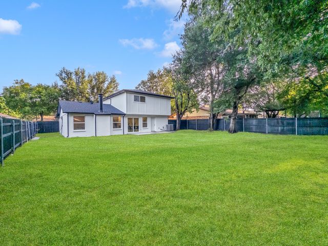 834 Brian Drive, Grand Prairie, TX 75052