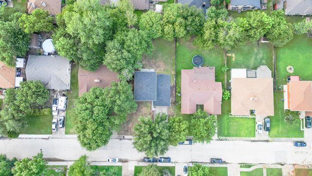 834 Brian Drive, Grand Prairie, TX 75052