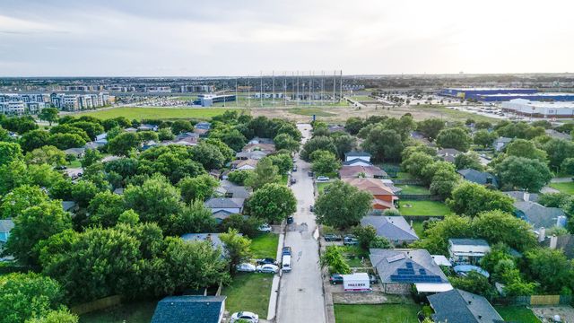 834 Brian Drive, Grand Prairie, TX 75052