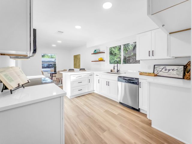 834 Brian Drive, Grand Prairie, TX 75052