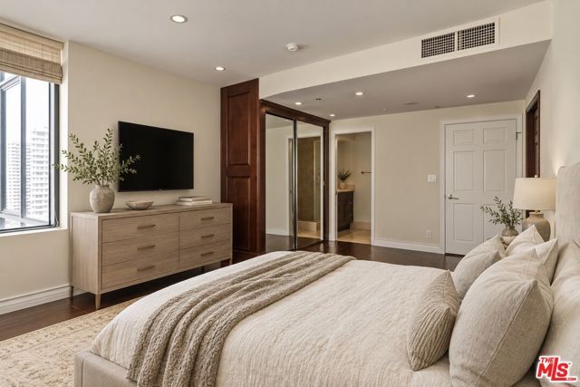 10724 Wilshire Boulevard 1107, Los Angeles, CA 90024