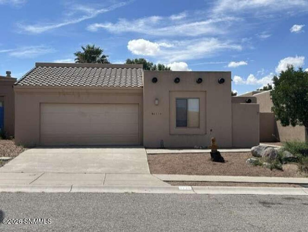 2238 Los Misioneros, Las Cruces, NM 88011