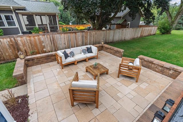 1332 Dodge STREET, Lake Geneva, WI 53147