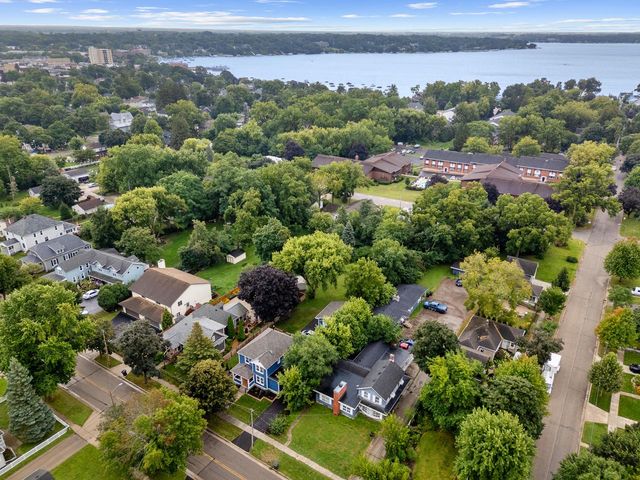 1332 Dodge STREET, Lake Geneva, WI 53147