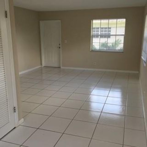 808 SE 13th St 2, Fort Lauderdale, FL 33316