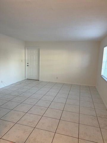808 SE 13th St 2, Fort Lauderdale, FL 33316