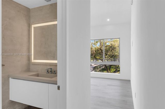 3204 Plaza Street, Miami, FL 33133