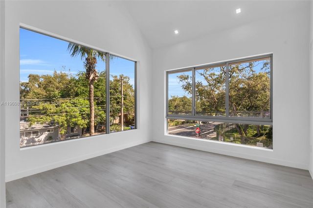 3204 Plaza Street, Miami, FL 33133