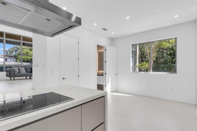 3204 Plaza Street, Miami, FL 33133
