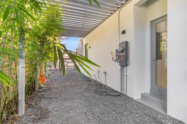3204 Plaza Street, Miami, FL 33133