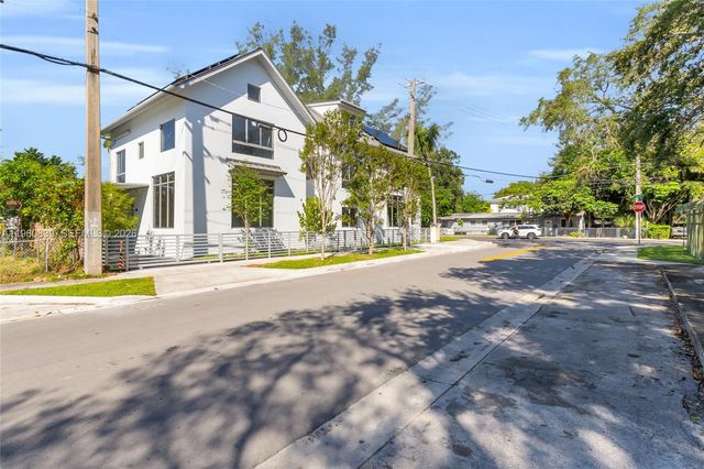3204 Plaza Street, Miami, FL 33133