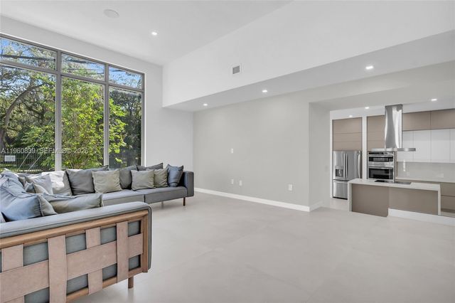 3204 Plaza Street, Miami, FL 33133