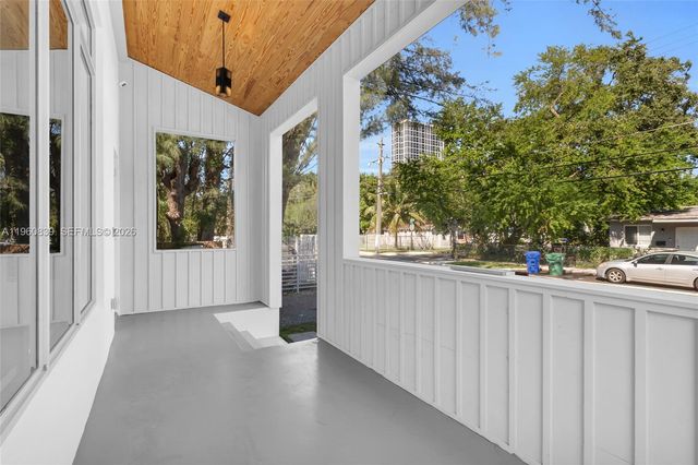 3204 Plaza Street, Miami, FL 33133