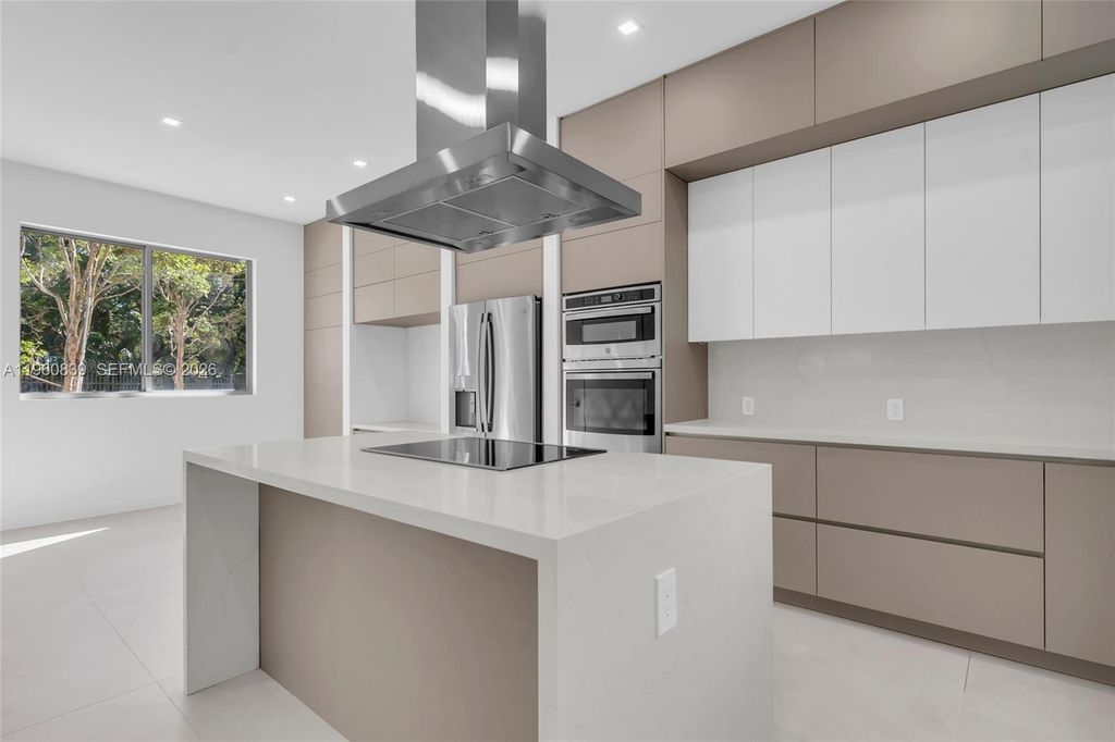 3204 Plaza Street, Miami, FL 33133