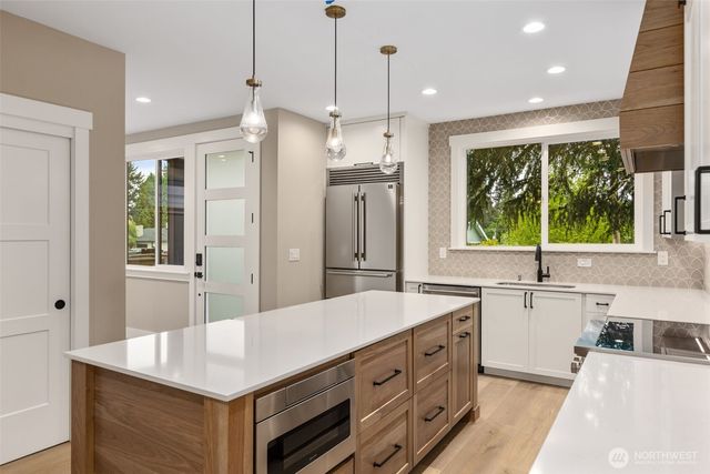 11054 2nd Avenue NW, Seattle, WA 98177