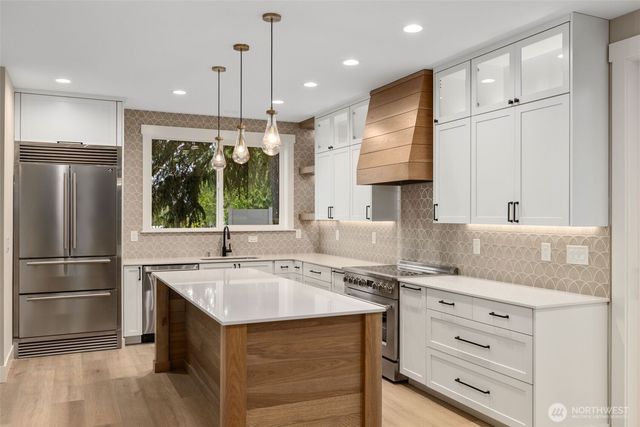 11054 2nd Avenue NW, Seattle, WA 98177