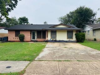 7411 Greenspan Avenue, Dallas, TX 75232