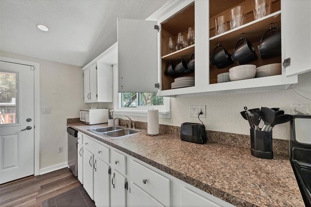 900 BEVERLY AVENUE, Largo, FL 33770