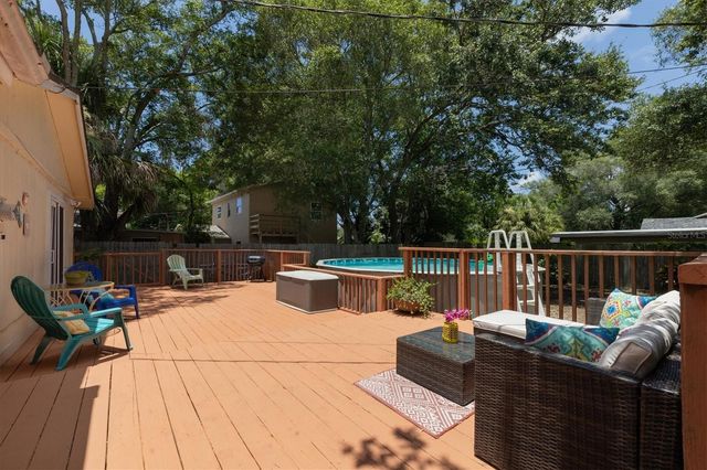 900 BEVERLY AVENUE, Largo, FL 33770