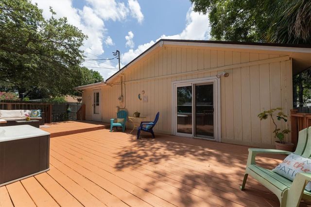 900 BEVERLY AVENUE, Largo, FL 33770