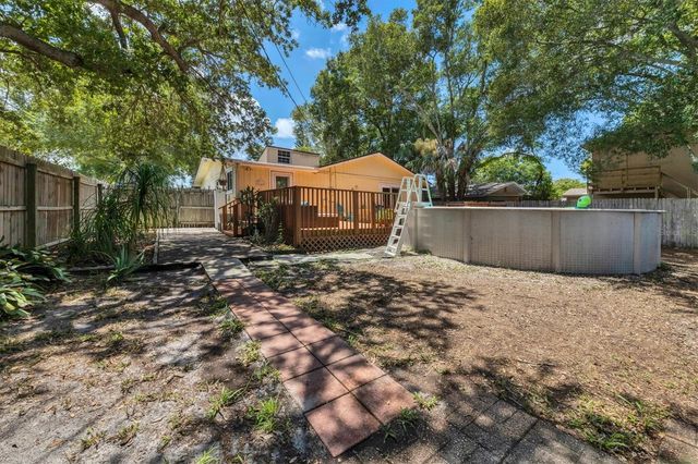 900 BEVERLY AVENUE, Largo, FL 33770