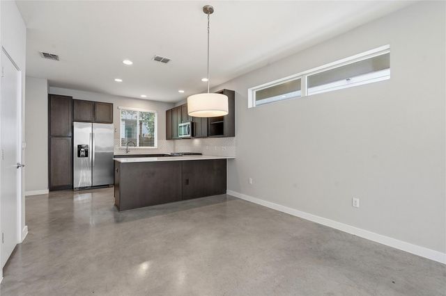 801 N Bluff DR 33, Austin, TX 78745