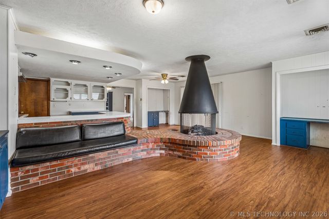 4507 E Frank Phillips Boulevard, Bartlesville, OK 74006