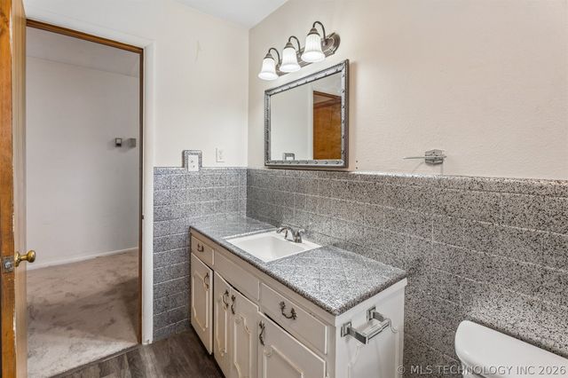 4507 E Frank Phillips Boulevard, Bartlesville, OK 74006