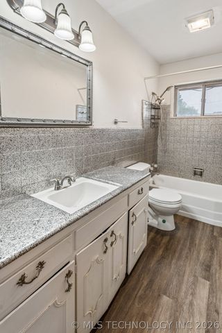 4507 E Frank Phillips Boulevard, Bartlesville, OK 74006