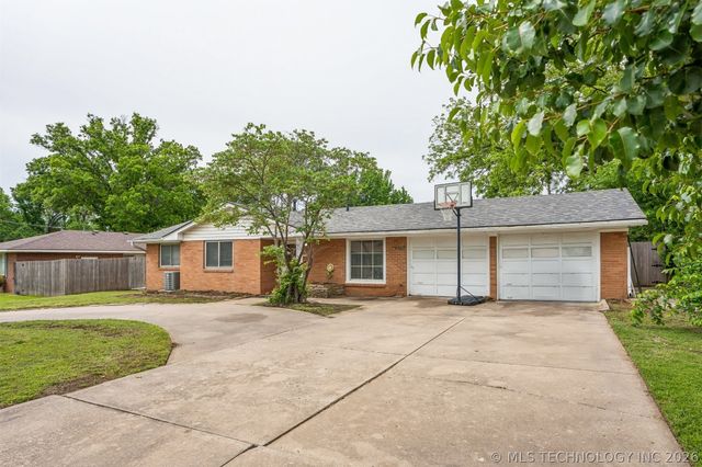 4507 E Frank Phillips Boulevard, Bartlesville, OK 74006