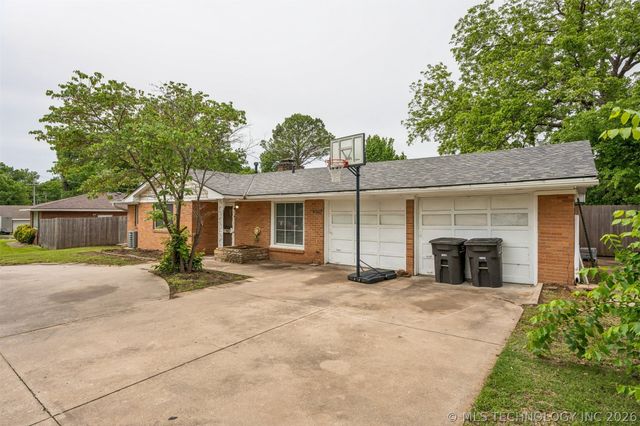 4507 E Frank Phillips Boulevard, Bartlesville, OK 74006