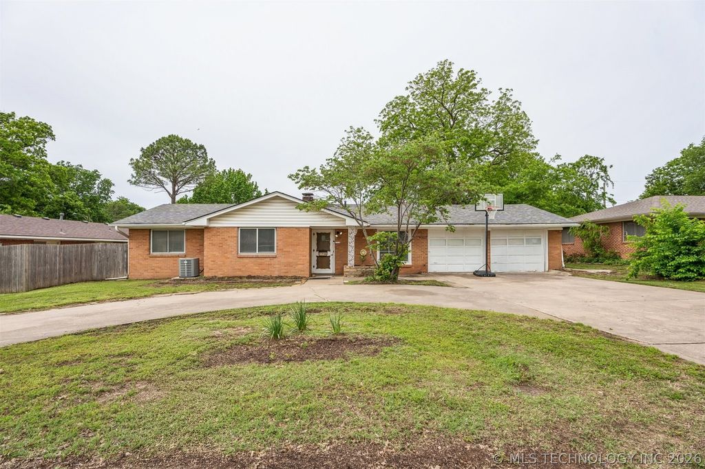 4507 E Frank Phillips Boulevard, Bartlesville, OK 74006