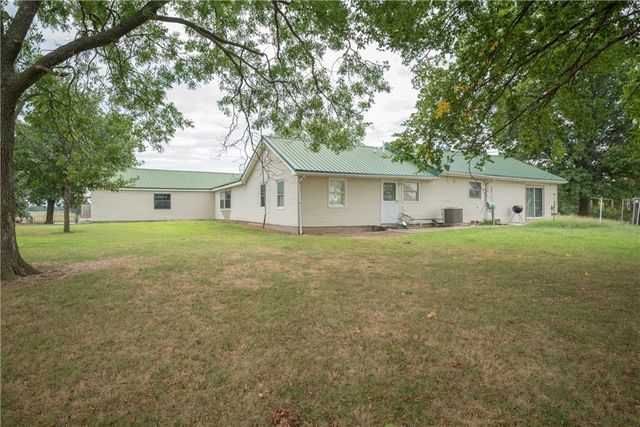 376 NW 90th Road, Sheldon, MO 64784