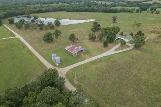 376 NW 90th Road, Sheldon, MO 64784