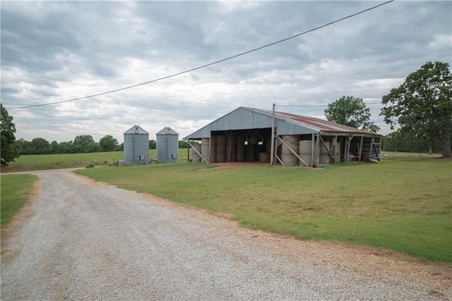 376 NW 90th Road, Sheldon, MO 64784