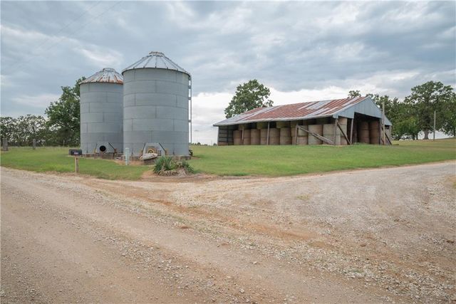 376 NW 90th Road, Sheldon, MO 64784