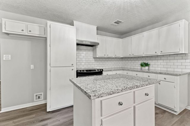 601 Dogwood Trail, Conroe, TX 77316