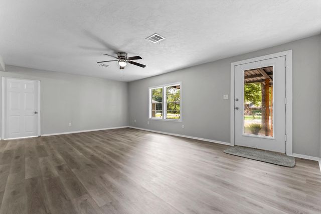 601 Dogwood Trail, Conroe, TX 77316