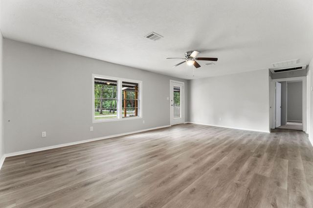 601 Dogwood Trail, Conroe, TX 77316